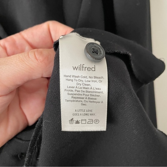 ARITZIA Wilfred Long Sleeve Button Front Blouse 2 - Picture 5 of 7